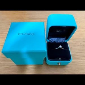 SOLD SOLD SOLD!!!!Tiffany Solitaire 0.26carat Diamond